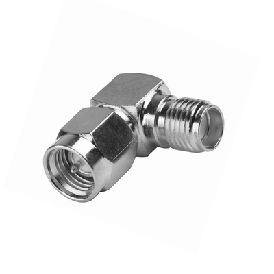 Adaptador en Ángulo Recto, de Conector SMA Macho a SMA Hembra Níquel/ Oro/ Teflón. | RSA-3402